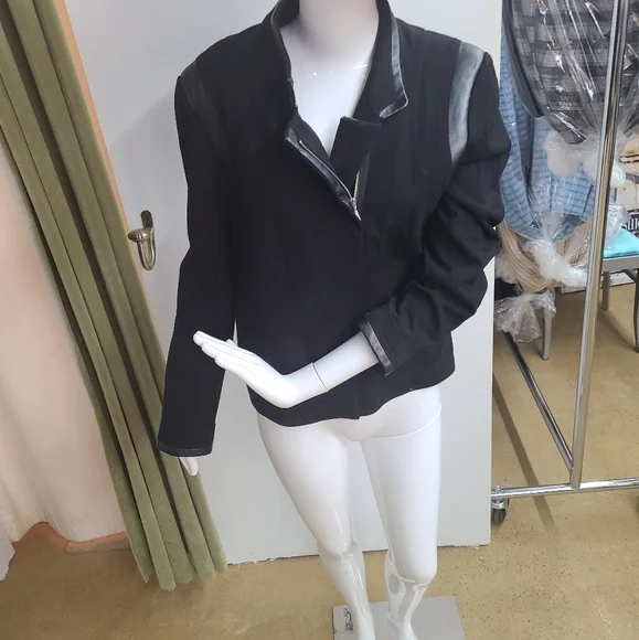 Dalia Collection Zip Jacket - Picture 13 of 13